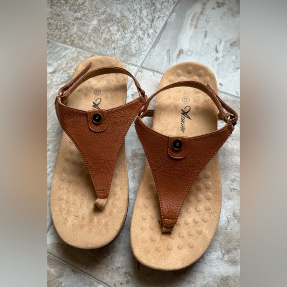 Athlefit Orthopedic Sandals For Women With Arch Support. - Picture 2 of 6